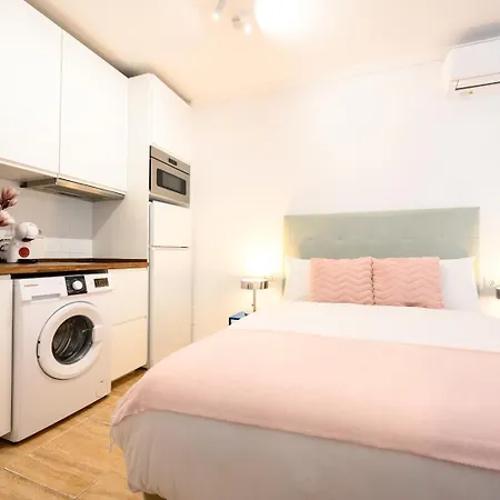 El Yate In Front Of The Sea By 10tosea Fuengirola