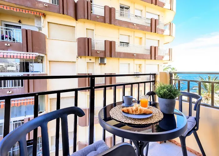 El Yate In Front Of The Sea By 10tosea Apartment Fuengirola